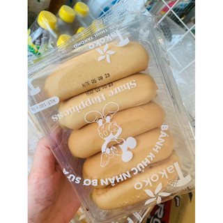 Bánh mì khúc nhân cốm dâu tây