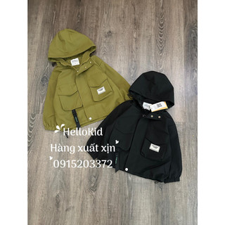 Áo gió trơn huy hiệu cho bé