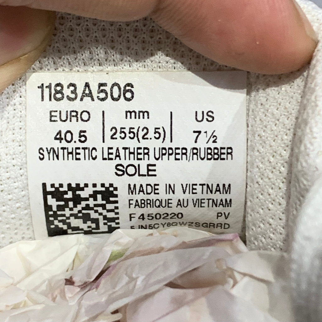 Giày 2hand Asics Japan S White 8126