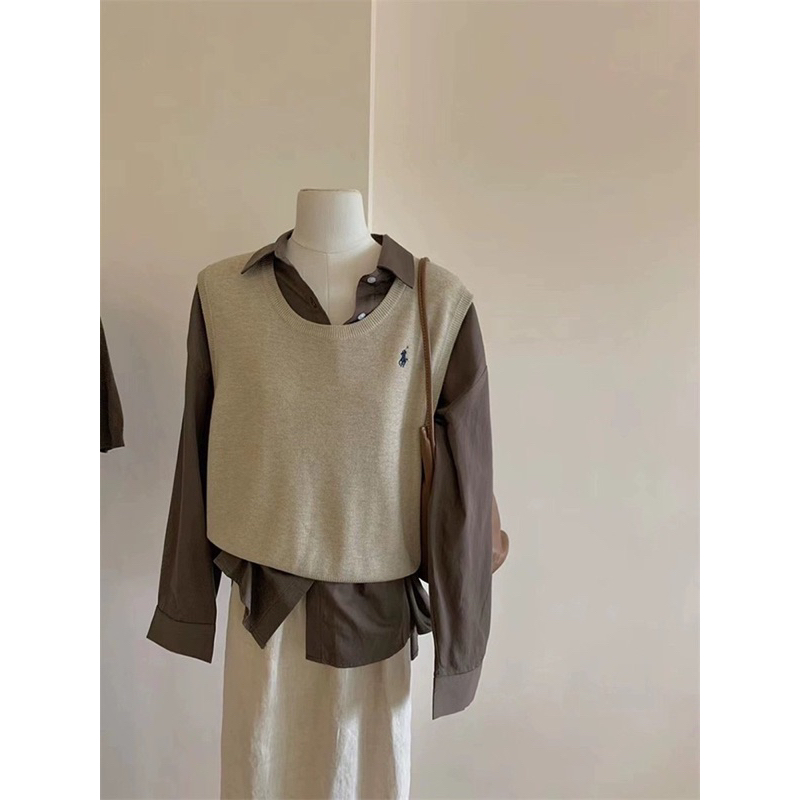 Áo gile len, áo len sát nách hình thêu hàng QC