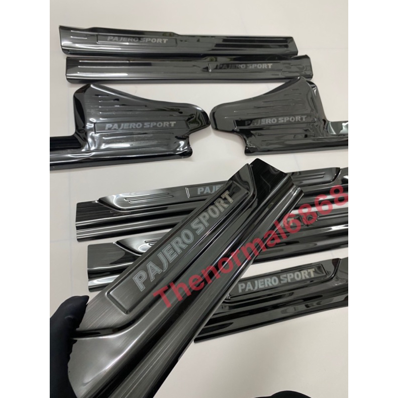 Ốp bậc chân Pajero sport 2018-2023 hàng titan cao cấp