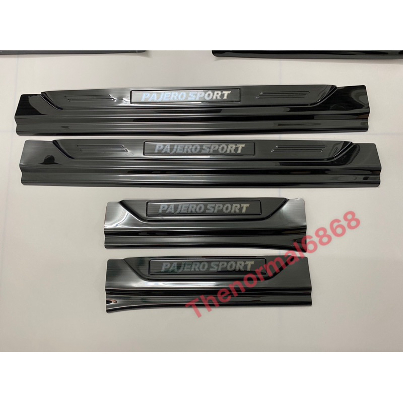 Ốp bậc chân Pajero sport 2018-2023 hàng titan cao cấp