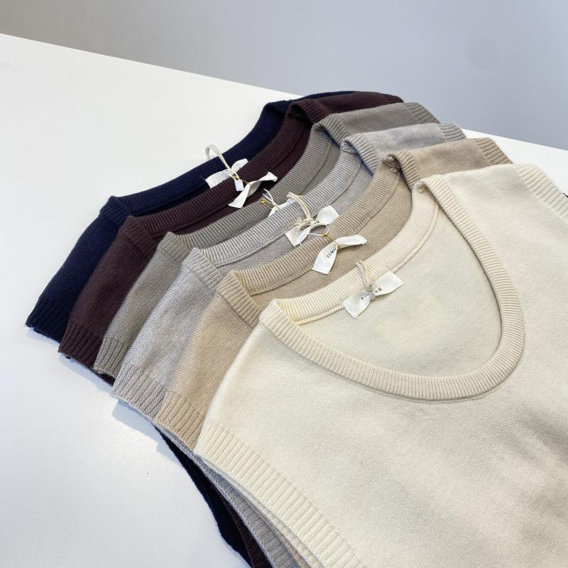 Áo gile len, áo len sát nách hình thêu hàng QC