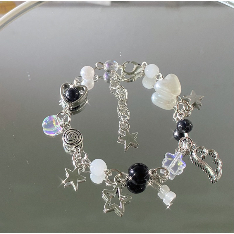 ✩°｡⋆⸜  Vòng tay y2k màu đen ✩°｡⋆⸜  | by binon