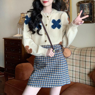 Áo khoác len cardigan thêu hoa nổi Hadu shop
