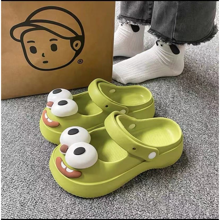 Dép Lê Hoạt Hình Chó Mắt To Mềm Mại Chống Trượt Cho Nữ Hoạt Hình Ngoài Trời
