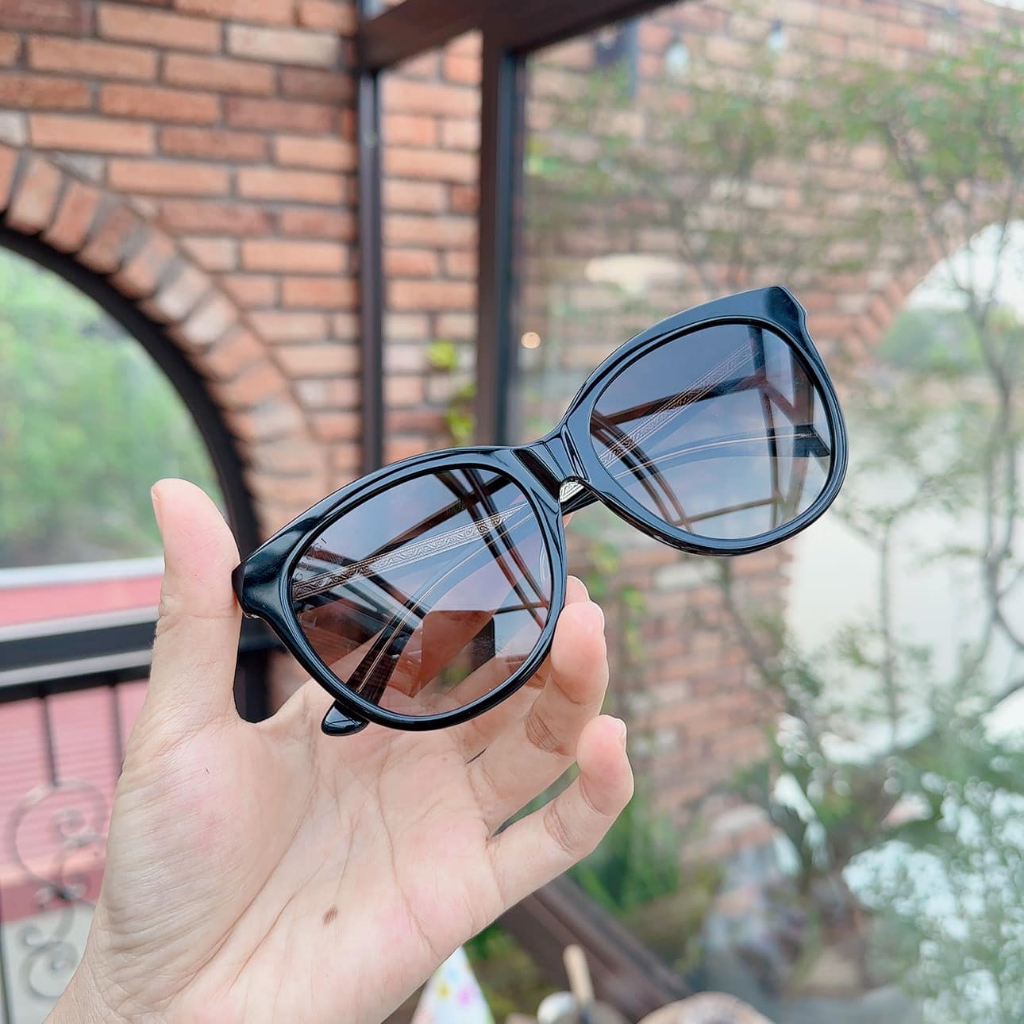 Kính mát Gucci gọng đen, mặt xám tối GG0081SK