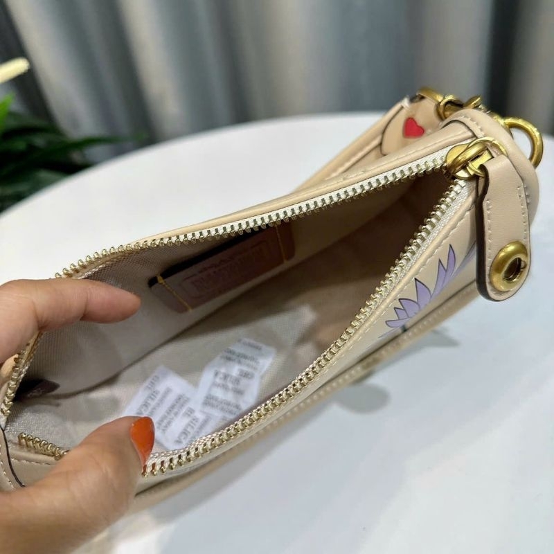✨✨ COACH X OBSERVED BY US SWINGER 20✨✨CK419🌟Túi coach kẹp nách hoạ tiết xinh xắn