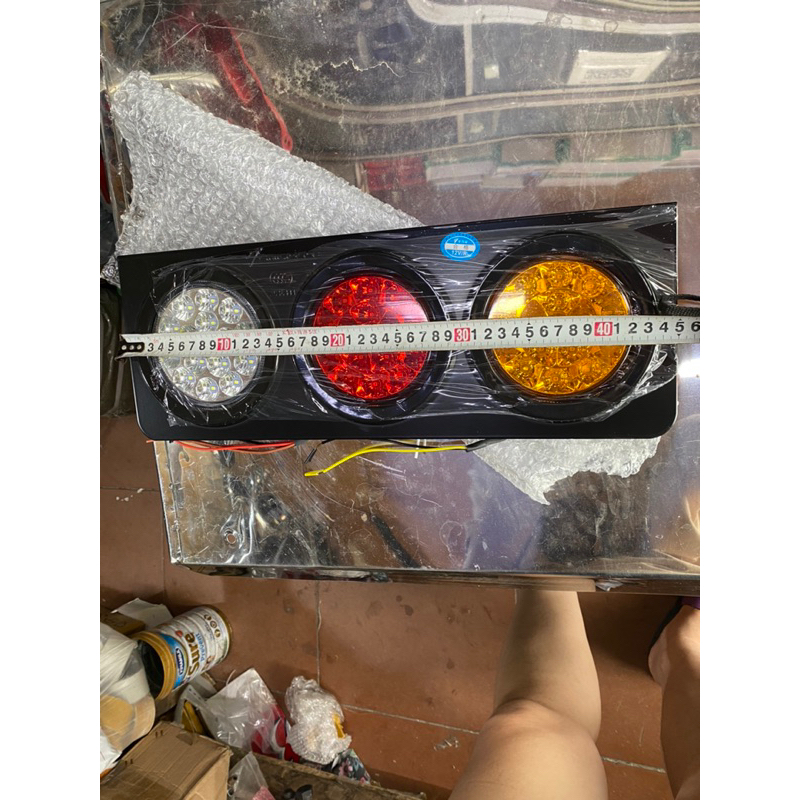 Đèn led hậu 3 ngăn cho xe tải 12v , 24v hàng silidu loại 1 thay được từng mắt cả đôi  hoặc 1 bên sd2008
