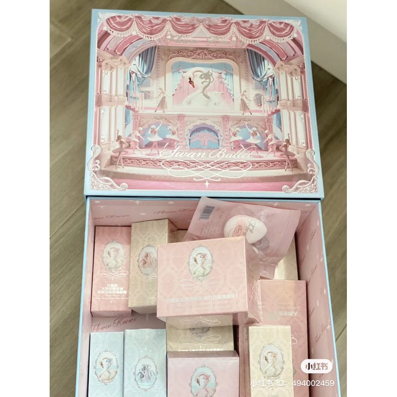 Gift box hộp quà tặng đựng mỹ phẩm Flower Knows