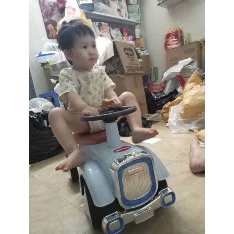 Xe chòi chân huggies có phát nhạc cho bé cao cấp