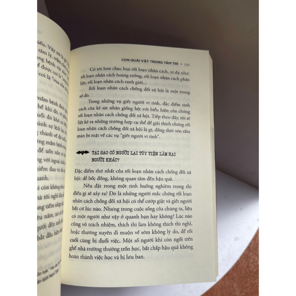 Sách_ Con quái vật trong tâm trí – Những ca bệnh tâm lý oái oăm -Nhã Nam - NXB Hà Nội