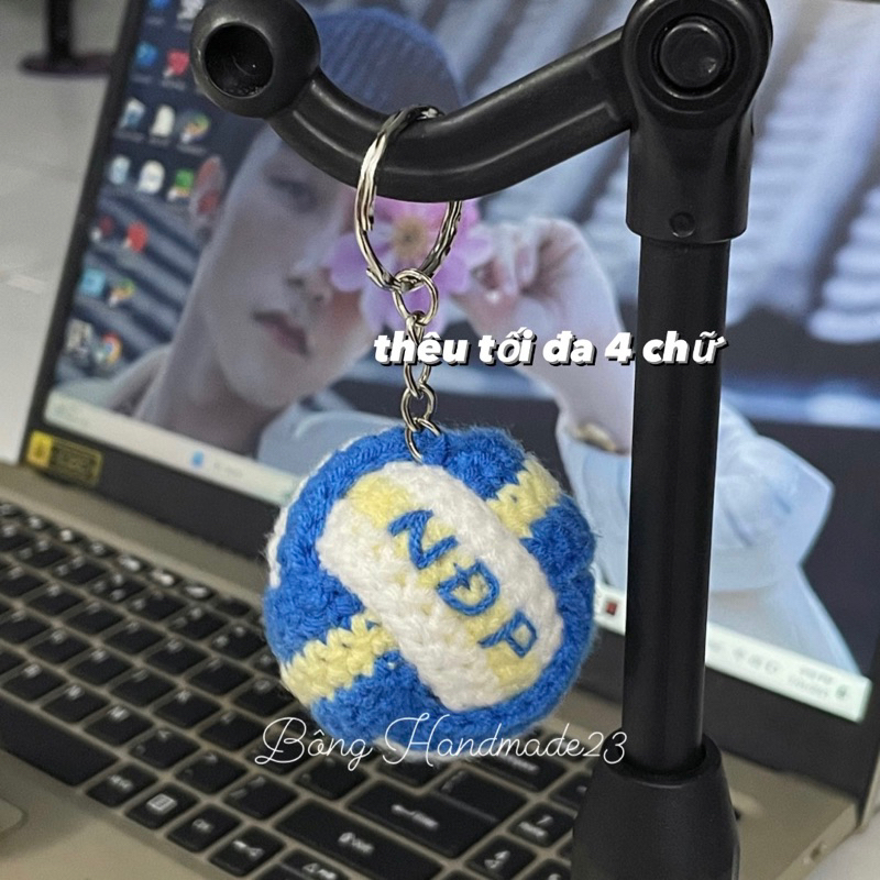 Móc khoá bóng chuyền len thêu tên - By BongHandmade23
