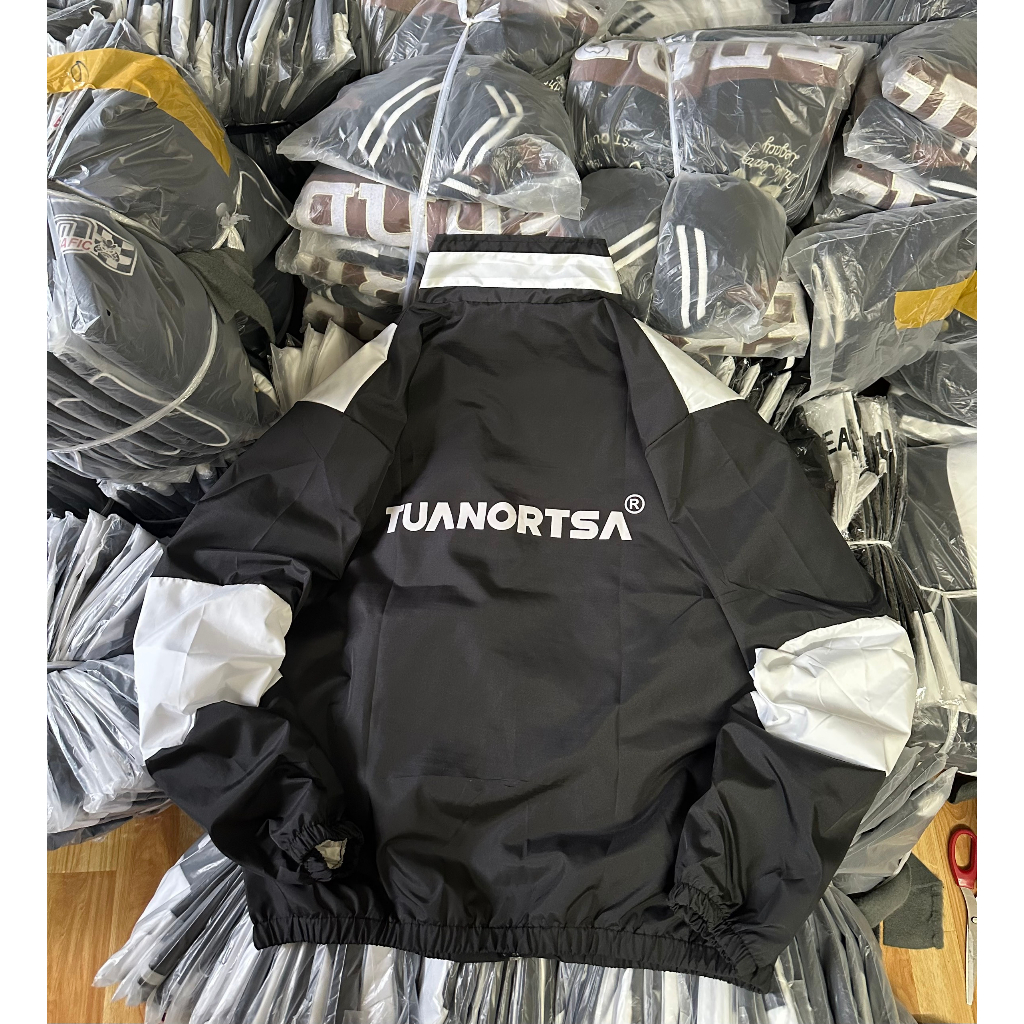 Áo Khoác Dù TUANORTSA,Logo Trước Thêu, Áo Gió Chuẩn Form Unisex Nam Nữ