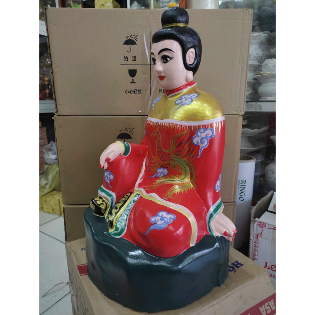 Tượng Bà Chúa Sứ