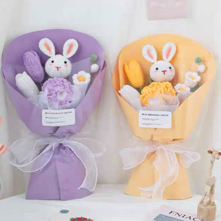 Bó hoa thỏ handmade bằng len làm quà tặng bạn thân