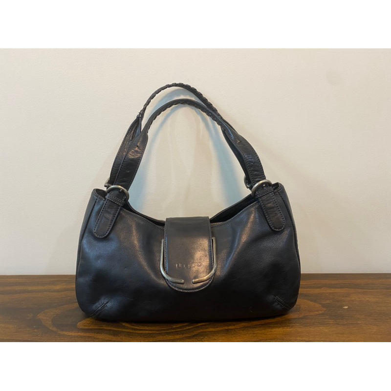 Túi đeo vai vintage Ungaro da thật màu đen độ mới cao - secondhand