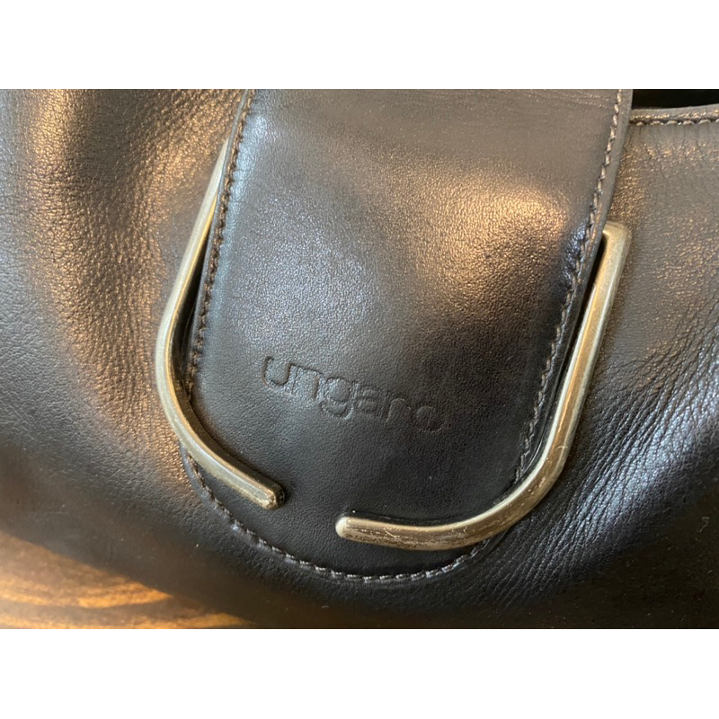 Túi đeo vai vintage Ungaro da thật màu đen độ mới cao - secondhand