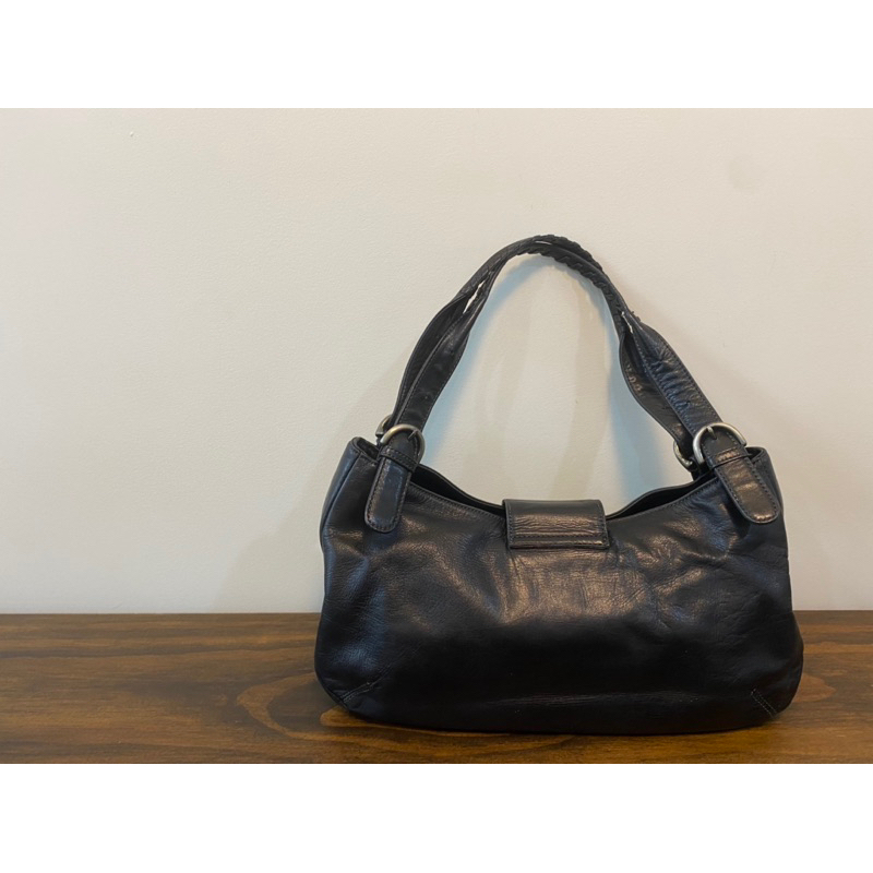 Túi đeo vai vintage Ungaro da thật màu đen độ mới cao - secondhand