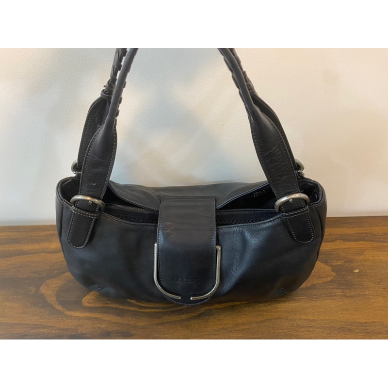 Túi đeo vai vintage Ungaro da thật màu đen độ mới cao - secondhand