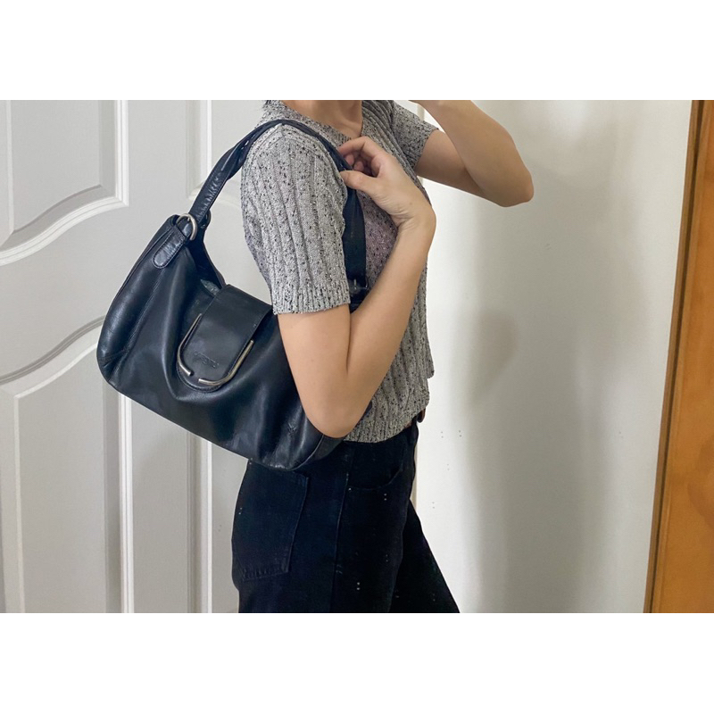 Túi đeo vai vintage Ungaro da thật màu đen độ mới cao - secondhand