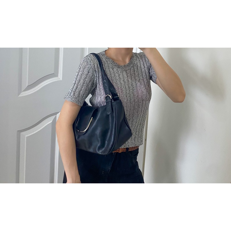 Túi đeo vai vintage Ungaro da thật màu đen độ mới cao - secondhand