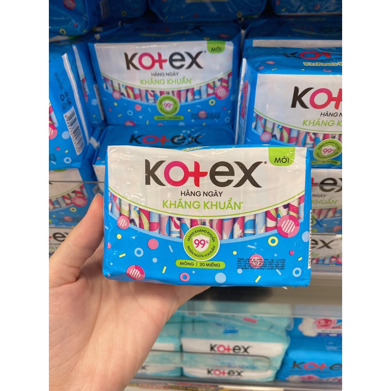 Băng vệ sinh Kotex hàng ngày kháng khuẩn hương tự nhiên 20/40 miếng