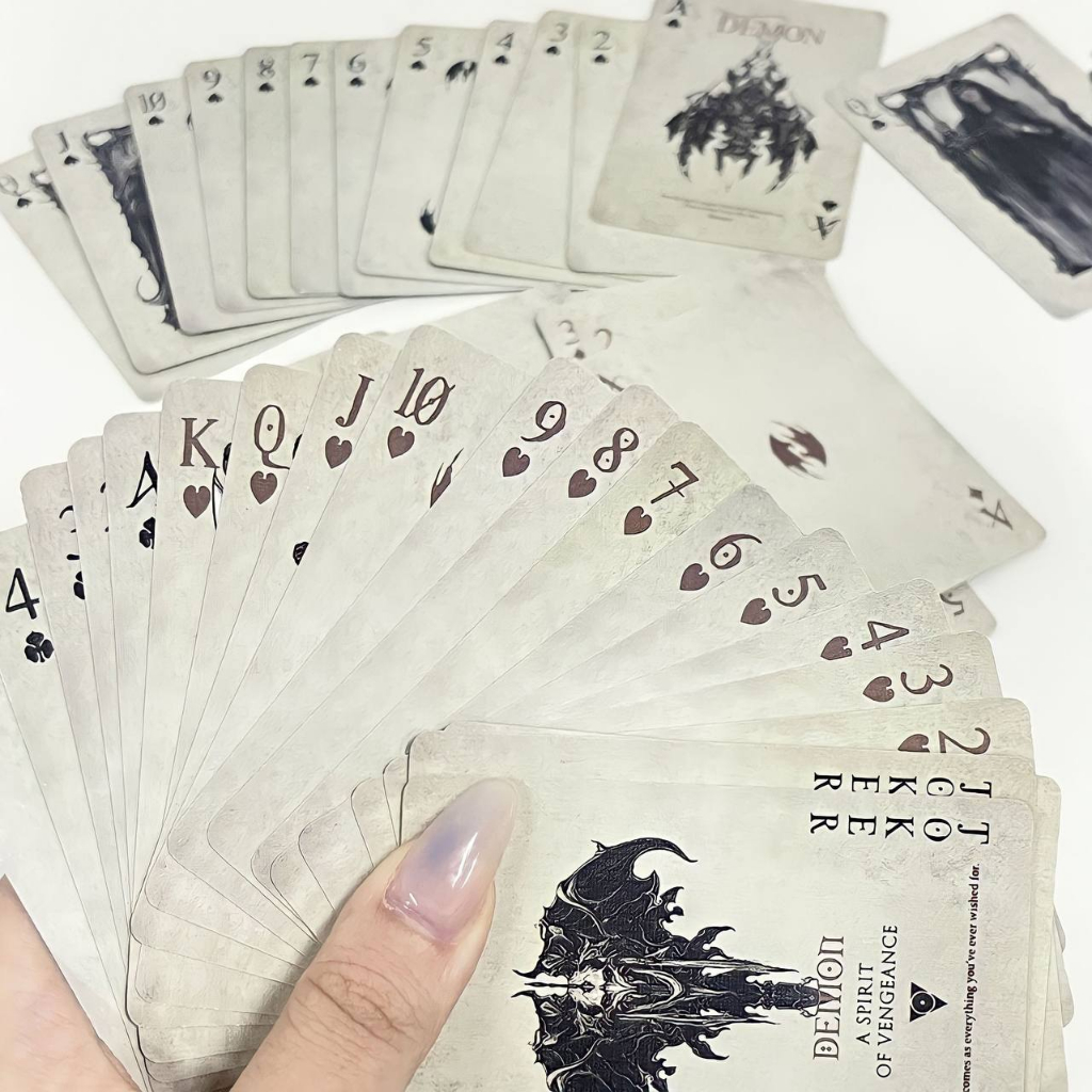 Bộ Bài Tây Demon’s Eyes Cổ Điển Maver | Bài Tây Sưu Tầm Trưng Bày