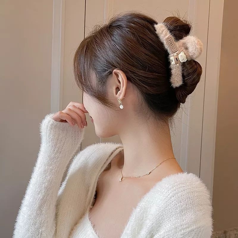 Kẹp tóc phủ lông nhung gấu nâu dễ thương
