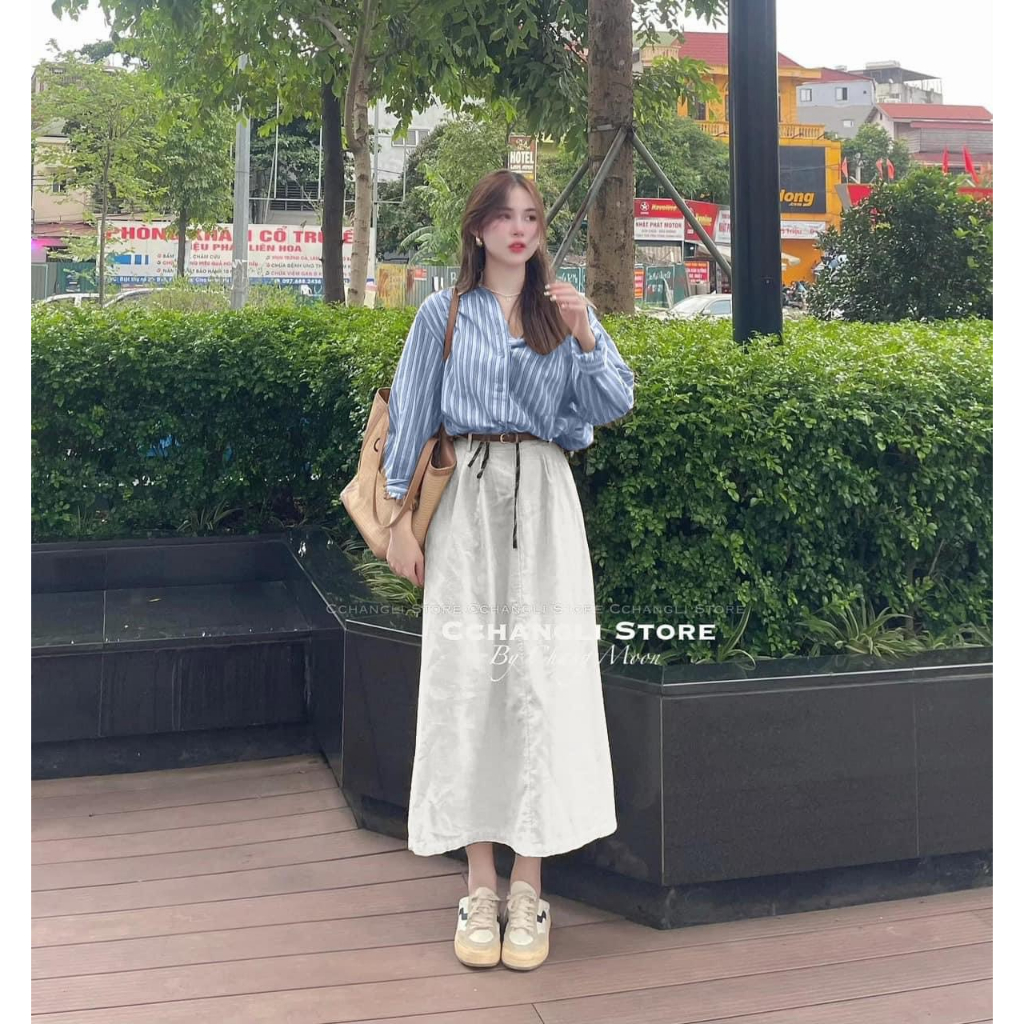 SET ÁO SƠ MI SỌC XANH+ CHÂN VÁY MIDI NHUNG TRẮNG