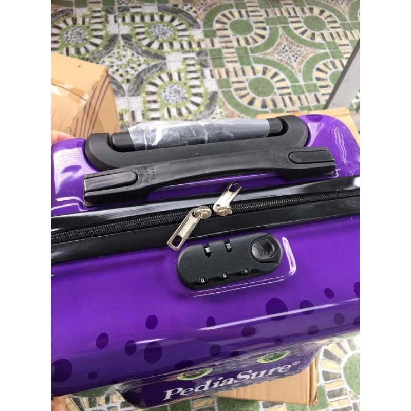 VALY KÉO KÉO KHÓA SỐ SIZE 18INCH QUÀ KM PEDIASURE