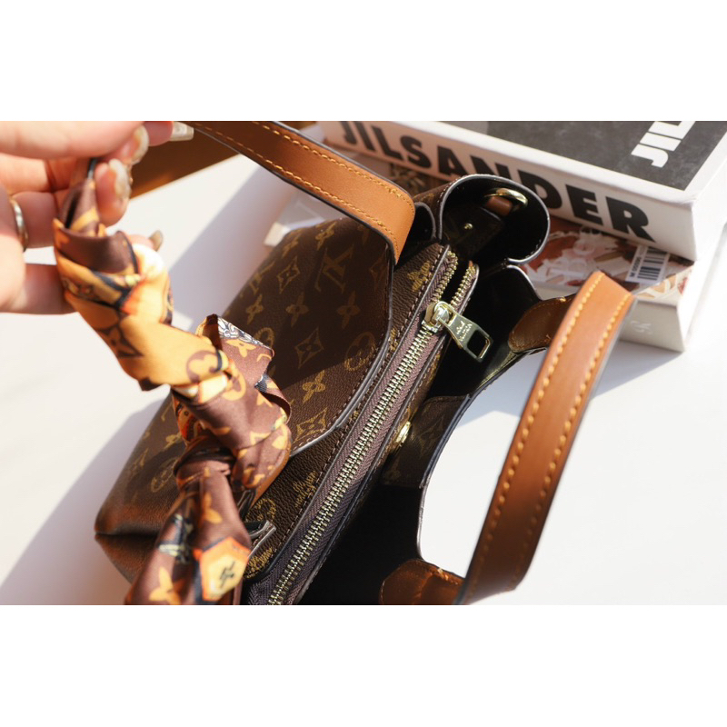 Túi quai xách dáng giỏ bắt cua size 20cm fullbox nam châm bill xinh xắn kèm khăn W266-20