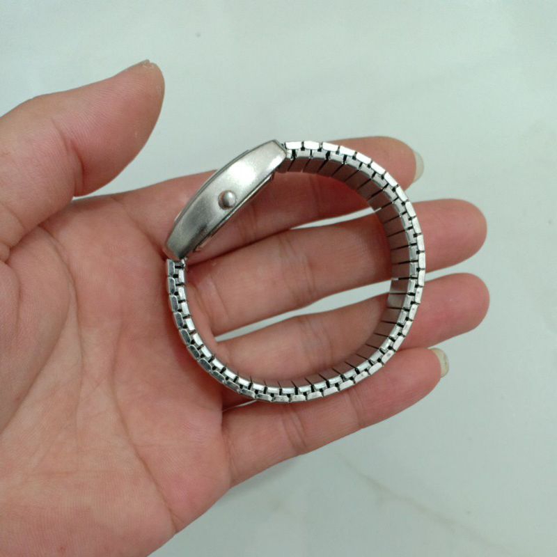 Đồng hồ si nữ hiệu NO BRAND dây chun màu bạc mặt tank độ mới cao 92%