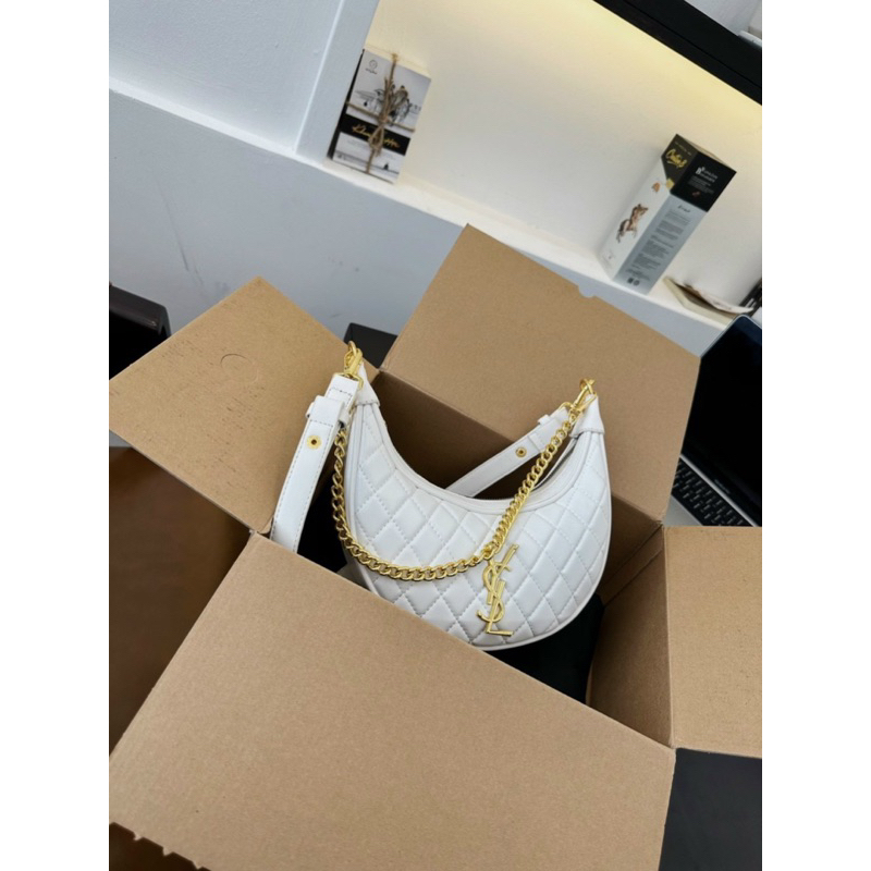 Túi kẹp lách đeo chéo dáng thuyền size 24 da trần trám