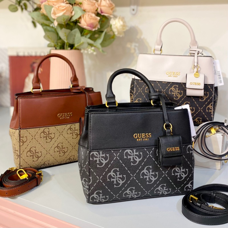 Túi guess mẫu mới đeo chéo nữ