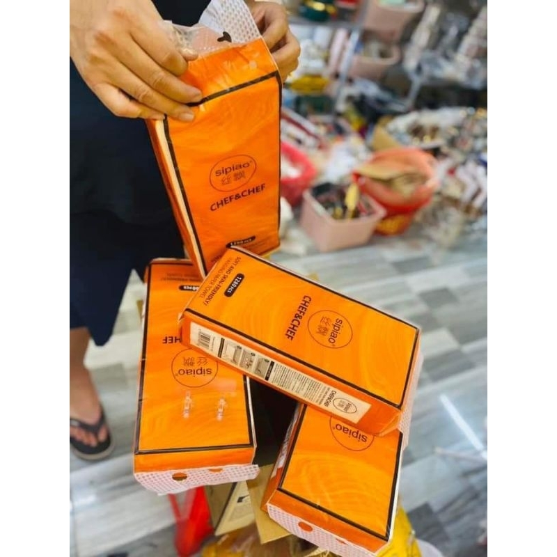 1 túi giấy vệ sinh rút treo tường