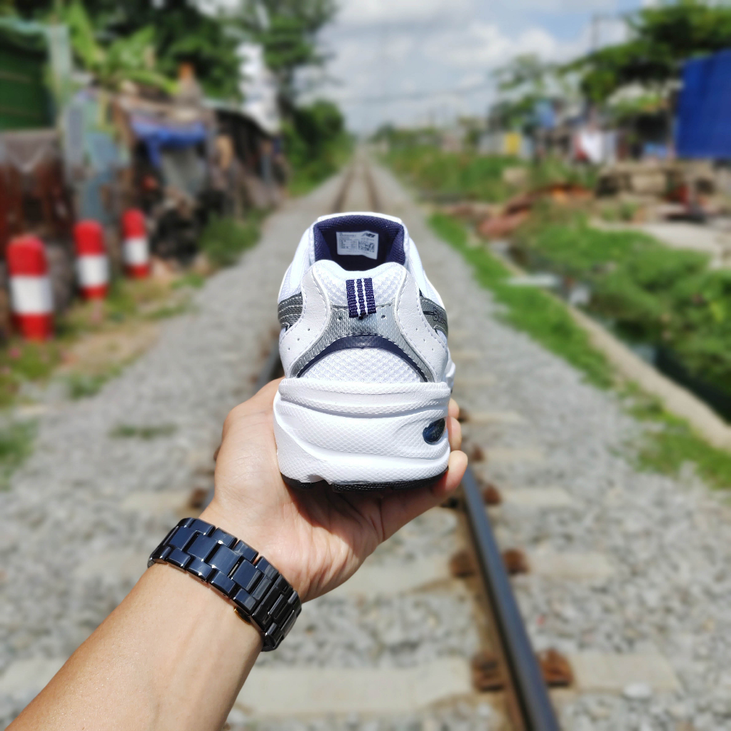 SNEAKERS NEW BALANCE RETRO RUNNING 530 WHITE/ NAVY 2023 🔥