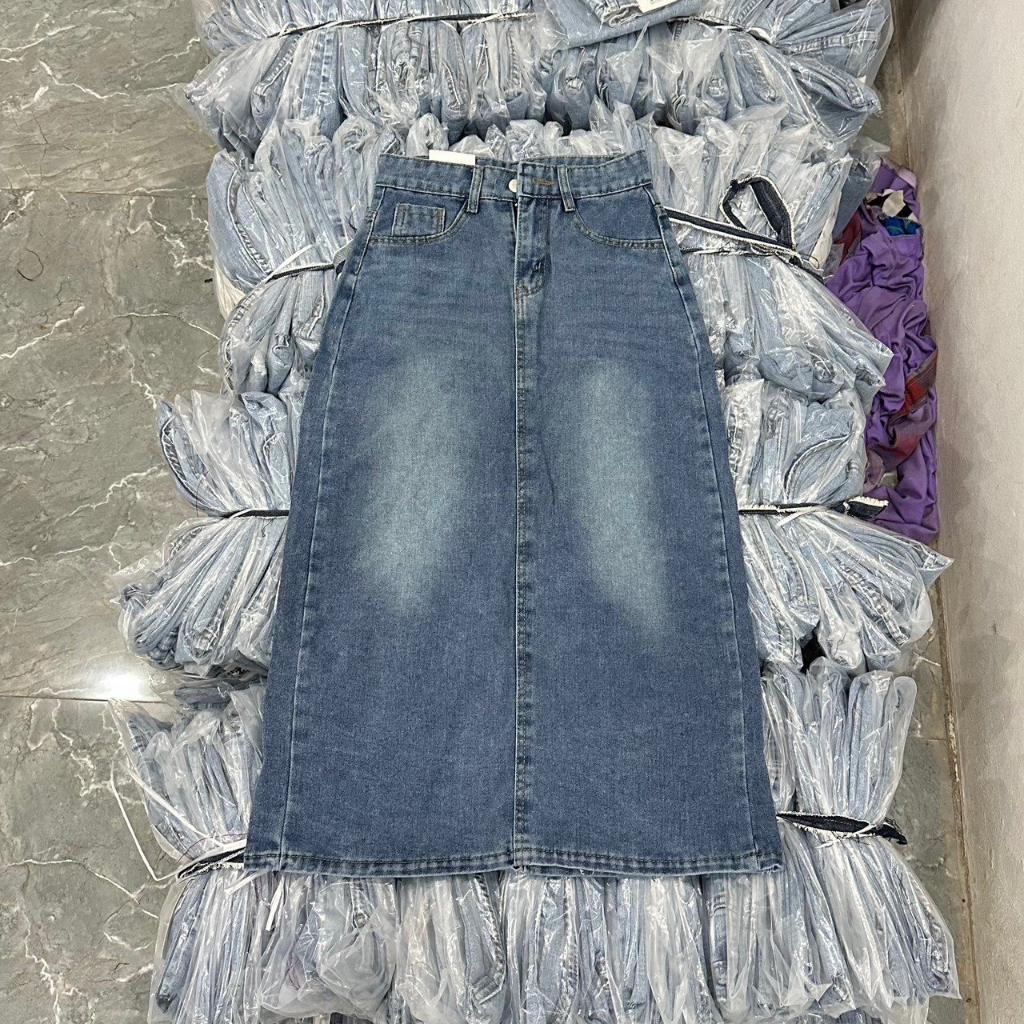 Hân váy jeans xanh dáng dài chữ A xẻ tà phía sau - Calina.vn - Chanvayjeanxesau_P11K1