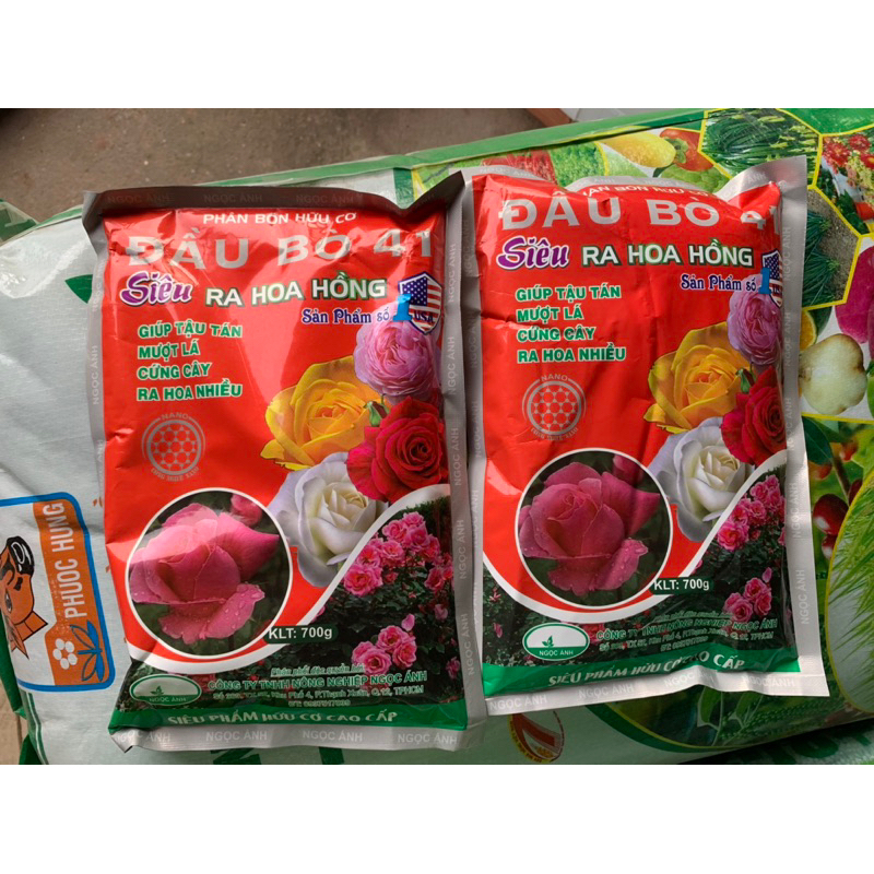 Phân Bón Chuyên Hoa Hồng Tậu Tán Cứng Cây Ra Hoa Nhiều gói 700g