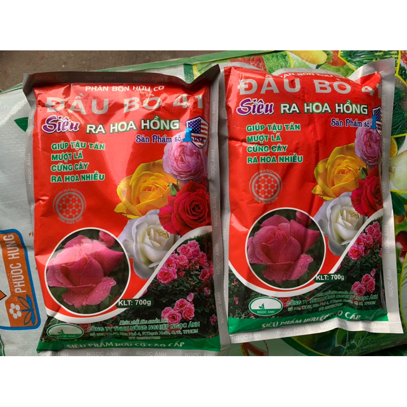 Phân Bón Chuyên Hoa Hồng Tậu Tán Cứng Cây Ra Hoa Nhiều gói 700g