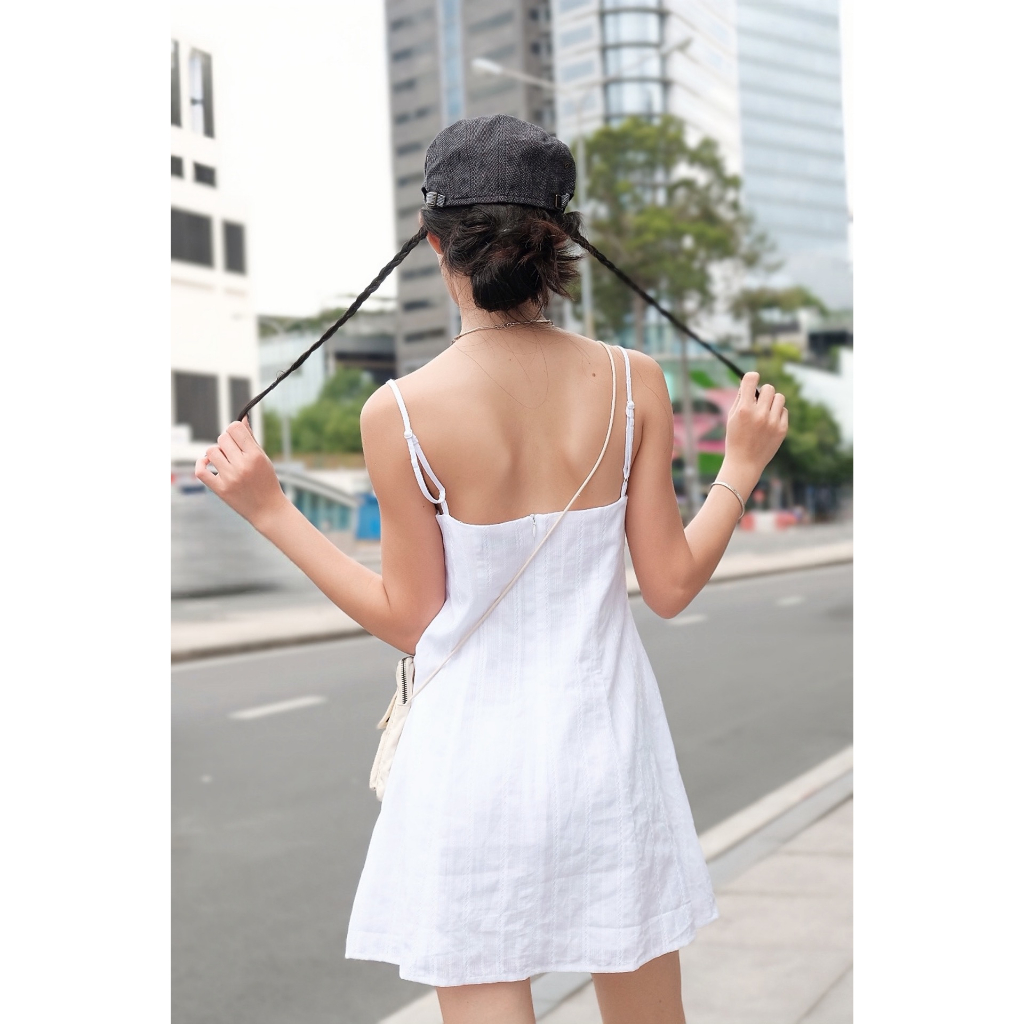 Đầm 2 Dây Nữ OLARI Dáng Chữ A Đính Nút Ngọc - OL377