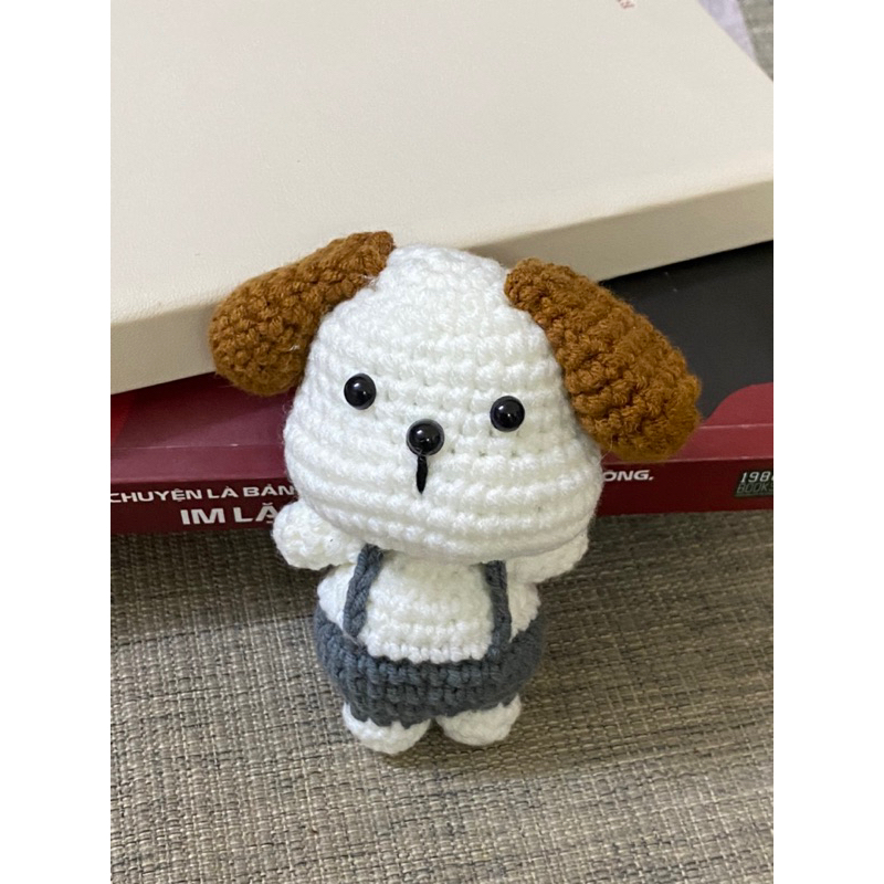 Móc khoá chó/cún con tai cụp mặc yếm nhồi bông bằng len dùng trang trí siêu dễ thương b