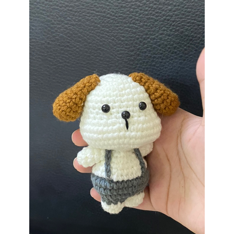 Móc khoá chó/cún con tai cụp mặc yếm nhồi bông bằng len dùng trang trí siêu dễ thương b