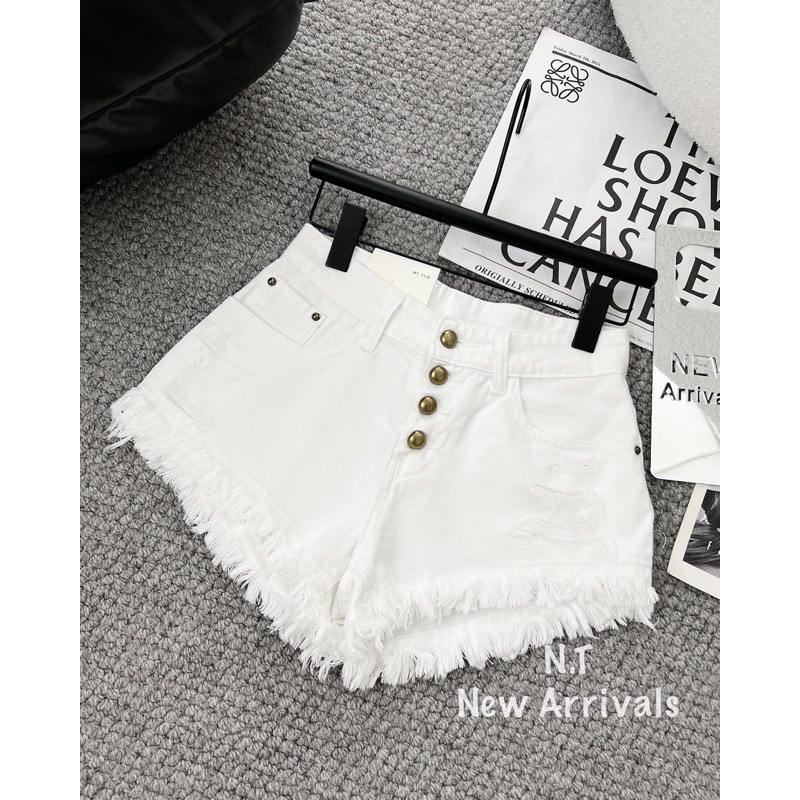 Quần Sooc Jean 4 Khuy Tua Rua