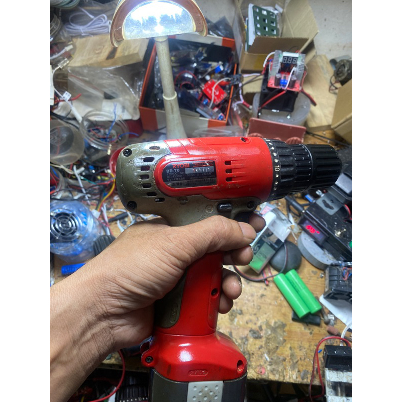 Khoan ryobi. máy pin sạc zin