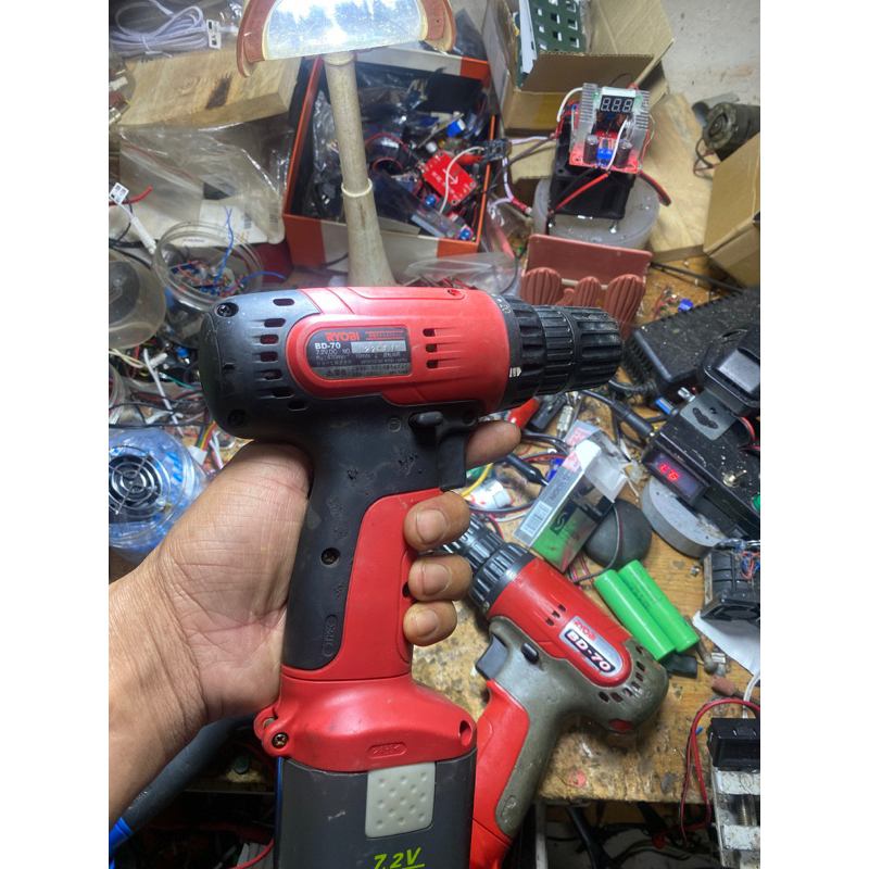 Khoan ryobi. máy pin sạc zin