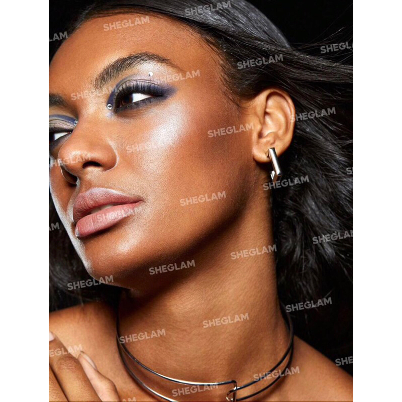 Phấn bắt sáng dạng nén SHEGLAM Lunar Glow Highlighter.