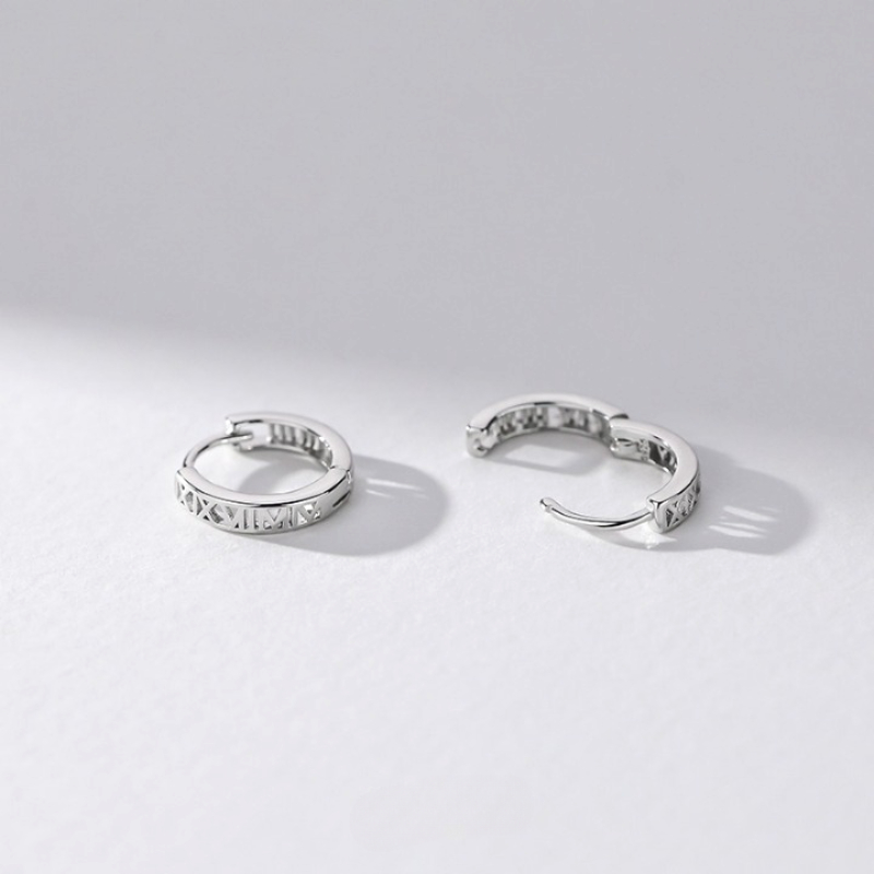Bông Tai Bạc S925 Chữ Số La Mã Mini Hoop Dạng Khoen Tròn Trẻ Trung Cá Tính | Khuyên Tai Unisex Trang Sức Bạc Dạng Khoen