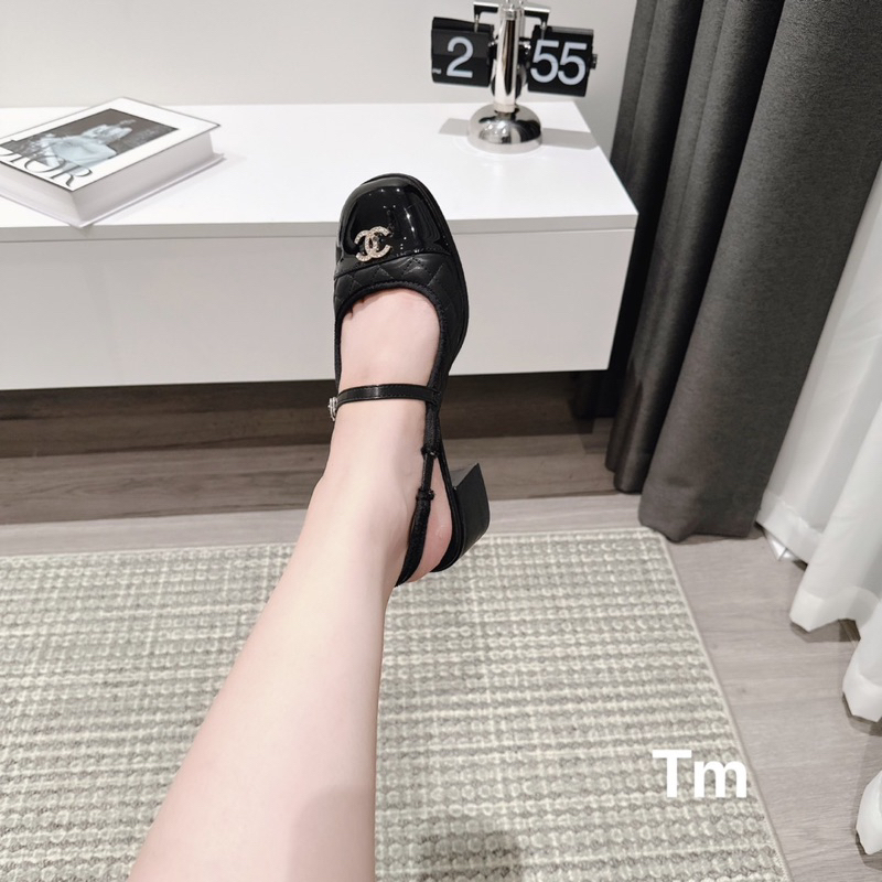 Giầy búp bê tag đá chữ C