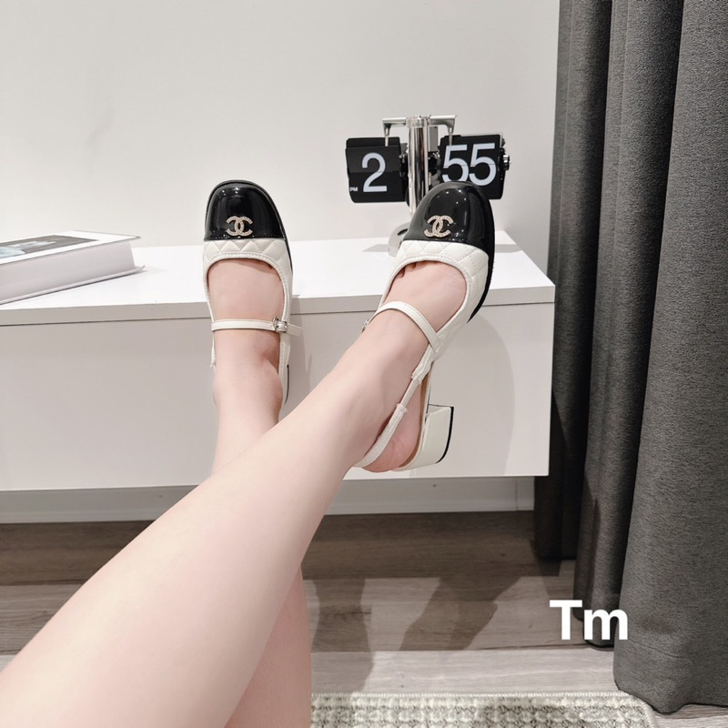 Giầy búp bê tag đá chữ C